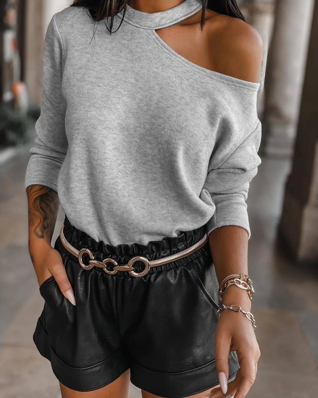 

2022 Spring Sexy Off-shoulder Women's Loose Casual Long-sleeved T-shirt Fashion Solid Top Round Neck Streetwear T-shirt