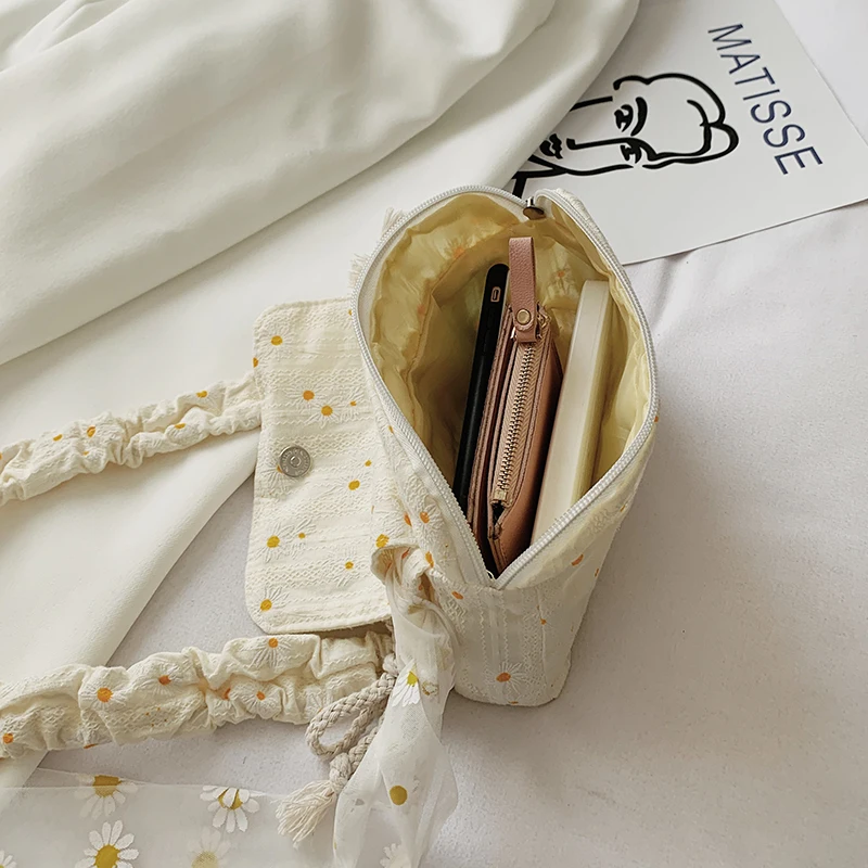 

Female Crossbody Bag Daisy Gentle Lace Ribbon Fold Canvas Shoulder Bag Wholesale 2021 Picnic Party Classic Fashion Girl Bags