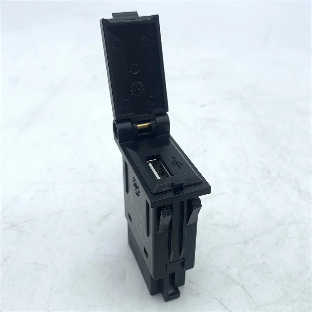 Модифицированный USB 24 В для грузовика Sinotruk Shandeka C7HG7TX интерфейс зарядки