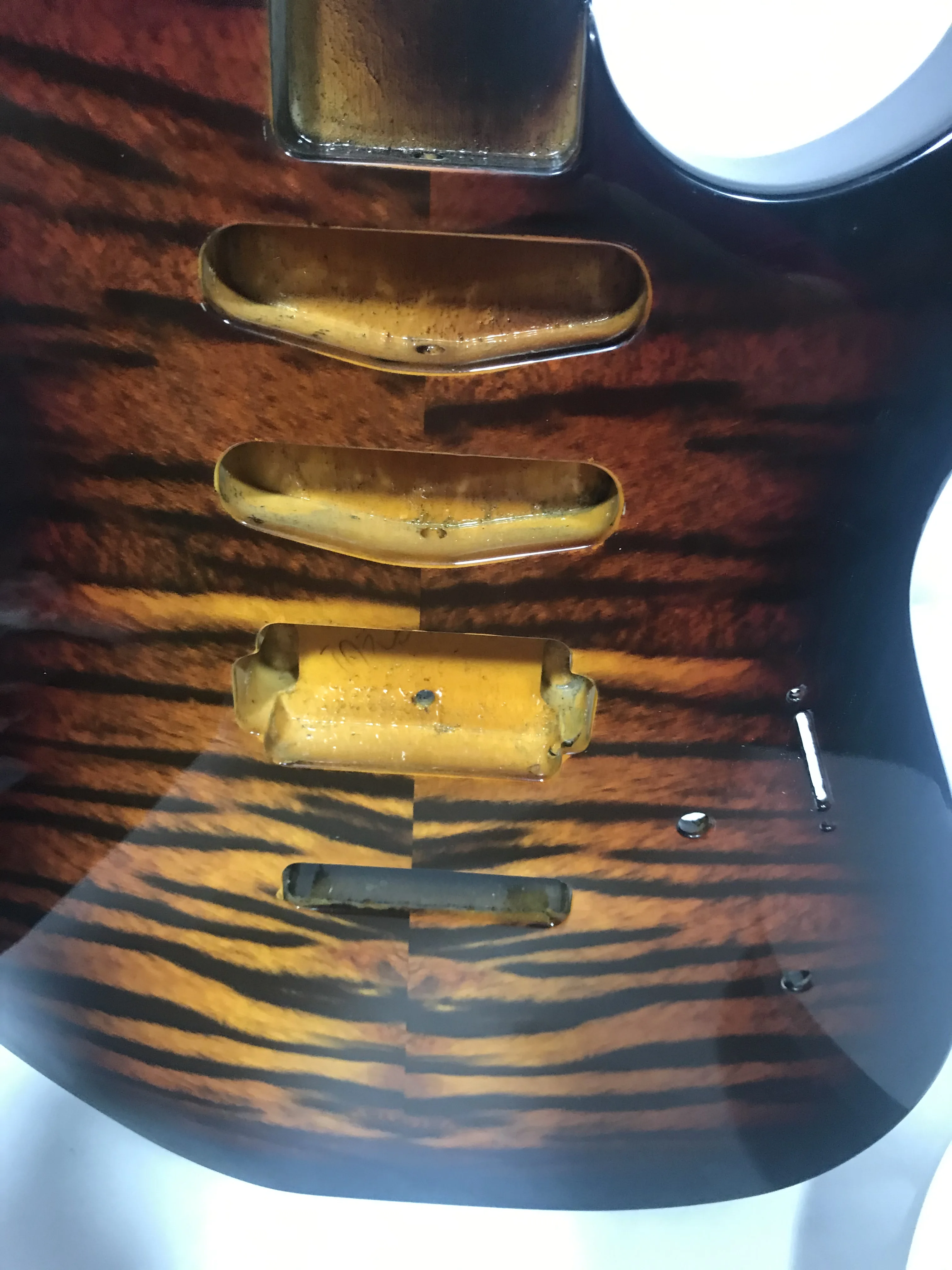 

Custom 6 Strings Electric guitar body unfinished Semi finished ST bass guitar guitar body DIY made of popular wood ASH Body