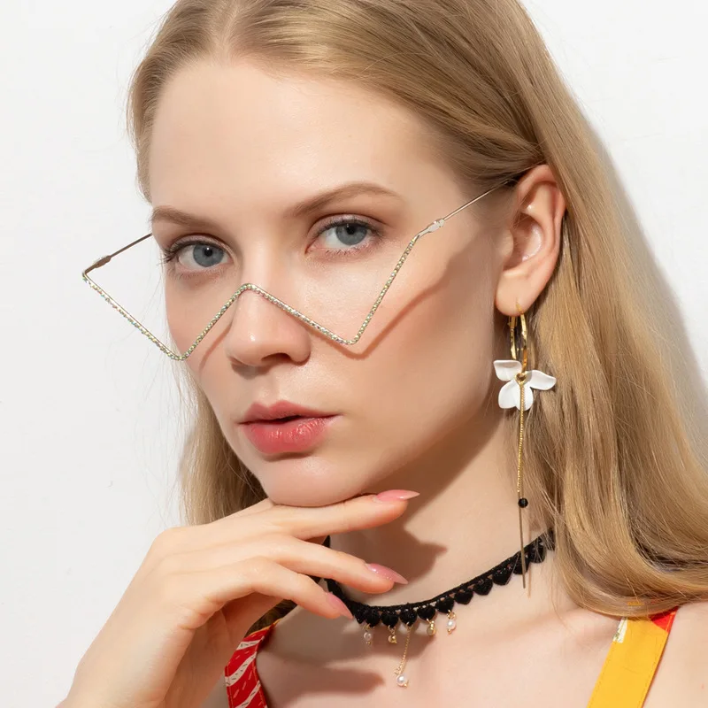 Индивидуальные очки с металлическими инкрустированными бриллиантами женские