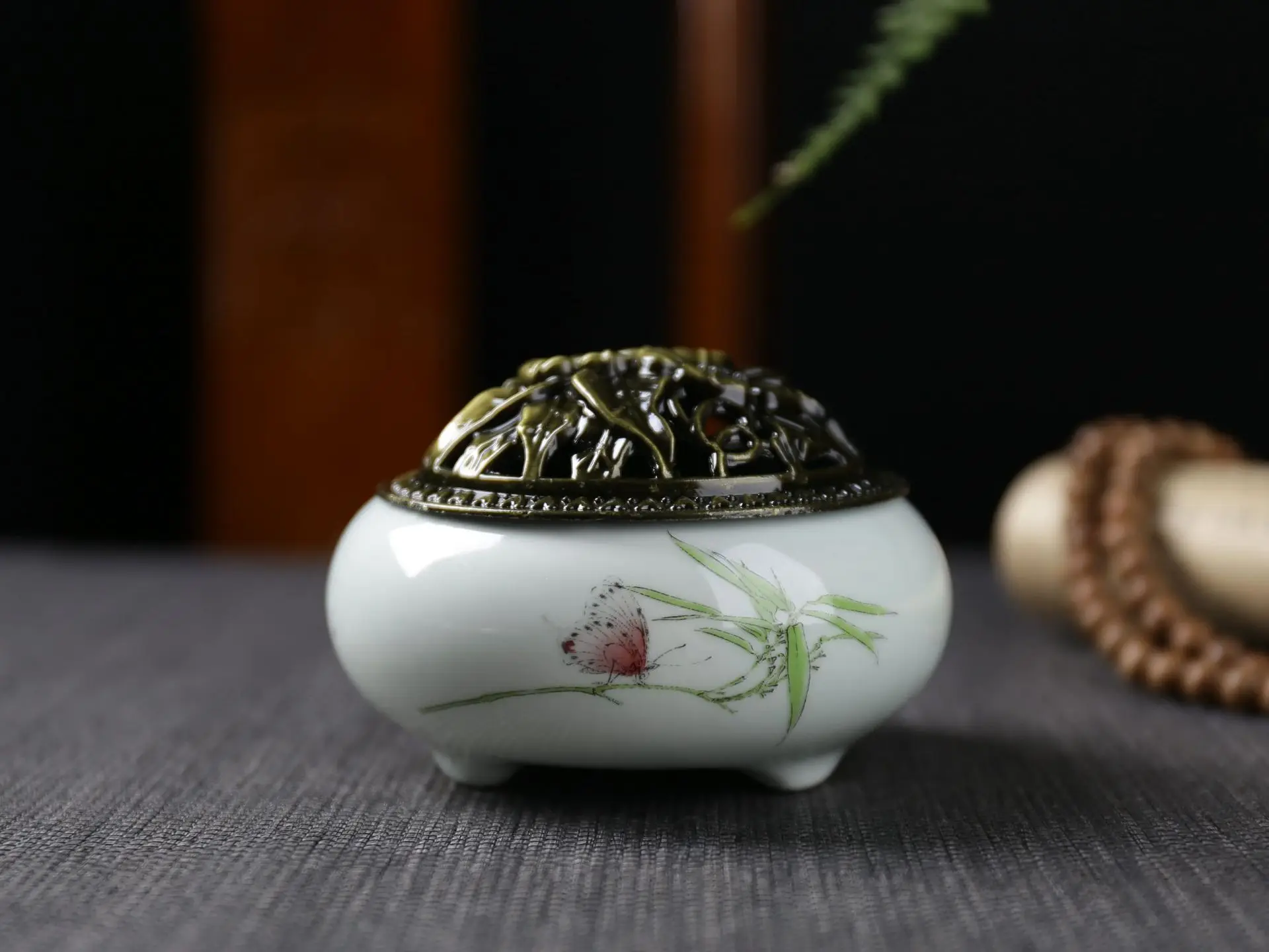 Butterfly Bamboo Свежий и элегантный расписанный вручную поднос для благовоний, сандаловая печь, керамический поднос для комаров Алоэ для отпугивания комаров - Цвет: Butterfly Bamboo