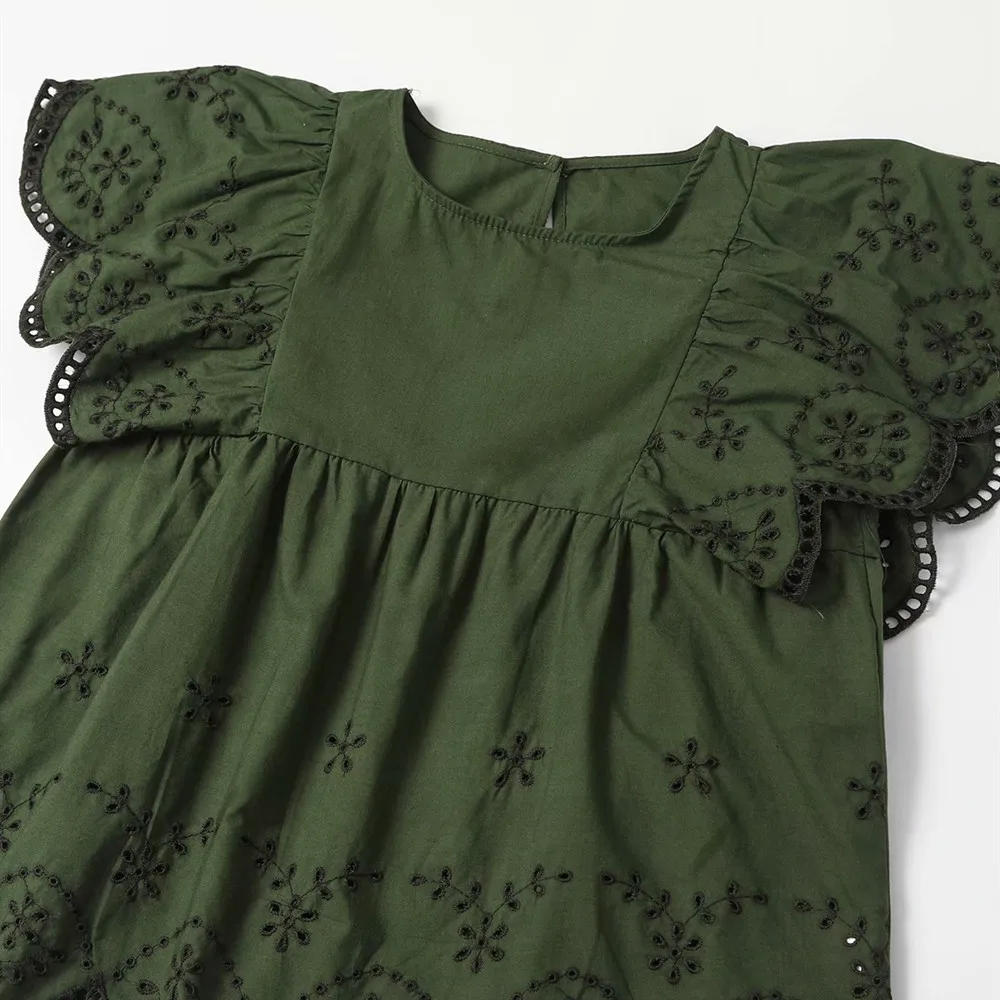 

2021 New hollow-out embroidered top round neck wavy edge short sleeve young girl doll shirt high waist shirt