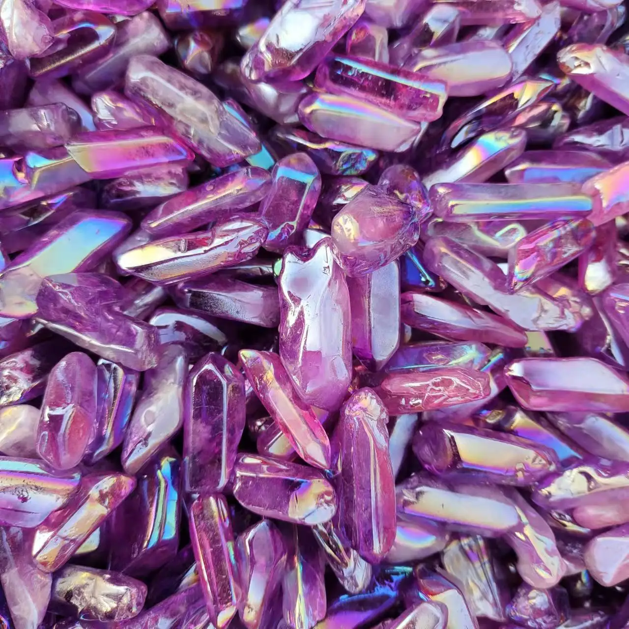 

Высококачественные гальванизированные кристаллы, фиолетовые колонны, резные вручную драгоценные камни рейки для декоративных подарков дл...