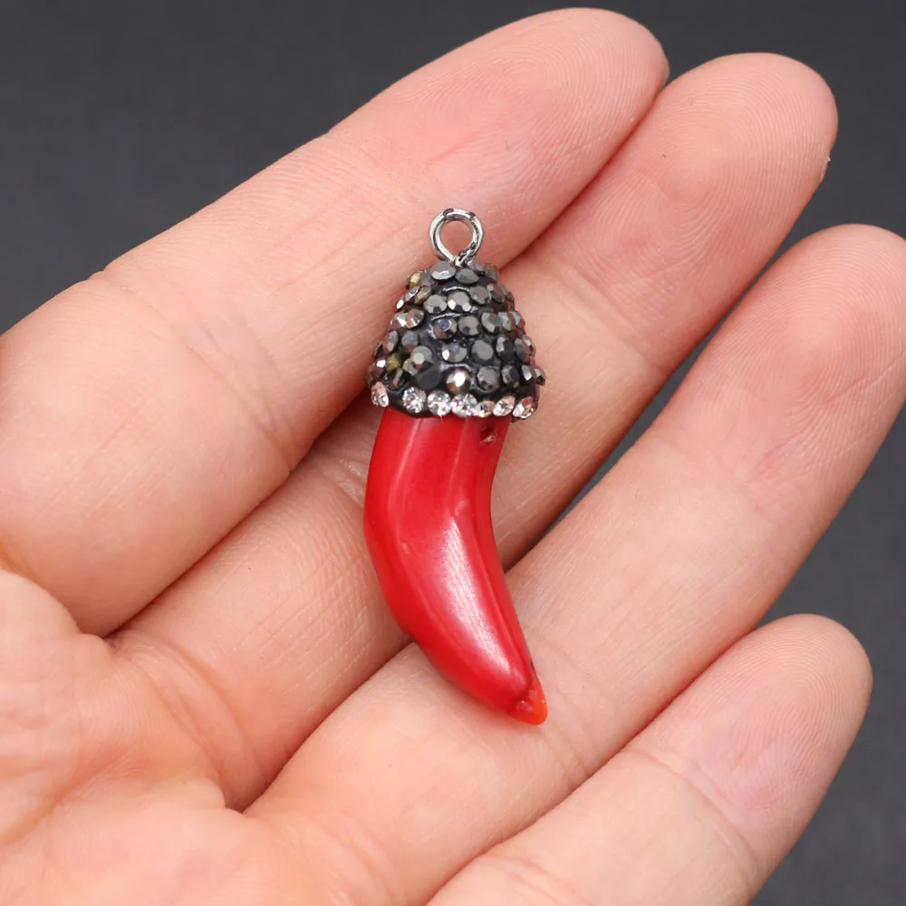 

1pcs Artificial Chili Shape Coral Charm Pendant for Necklace Bracelet Earrings Accessories Jewelry Making DIY Size 12x30-14x35mm