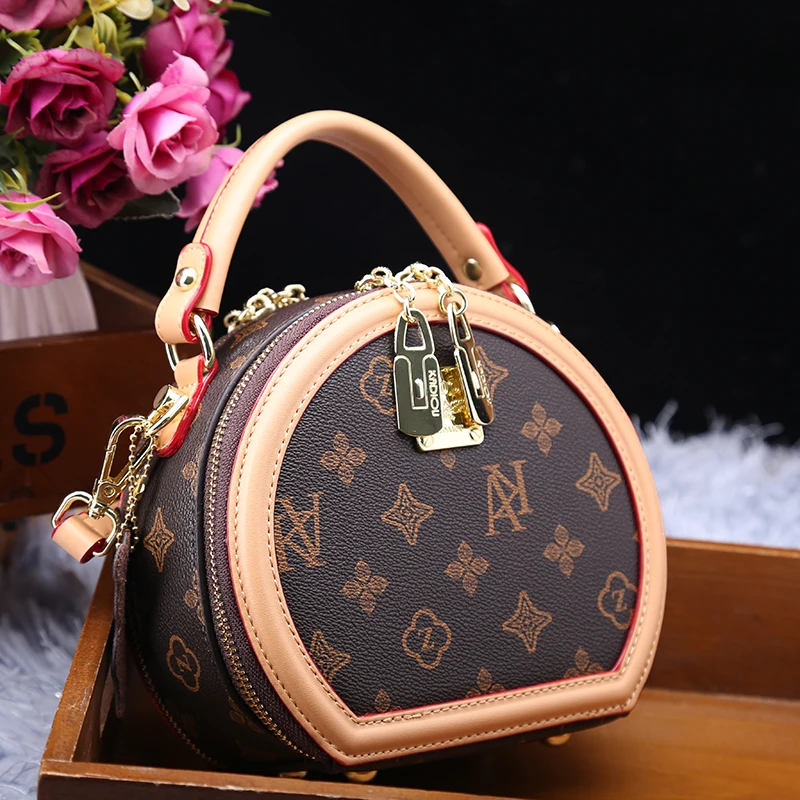 

Женская сумка, новинка 2021, модная кожаная маленькая круглая сумка, Повседневная подходящая ко всему сумка-мессенджер на одно плечо, Маленьк...