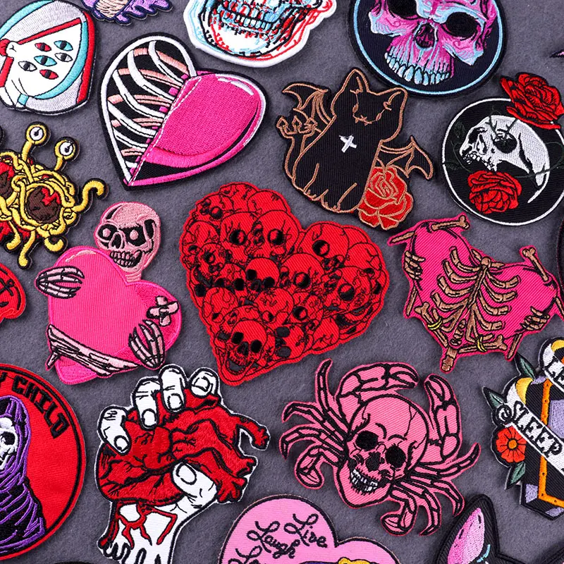 Красные панковские нашивки с черепом вышитые со скелетом для одежды сердцем и