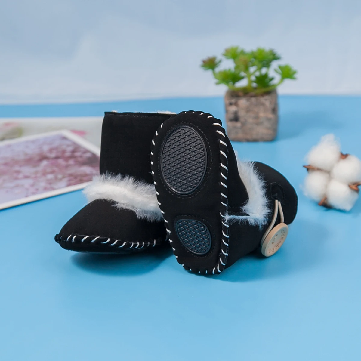 Детские зимние ботинки на пуговицах теплая обувь Нескользящие плюшевые