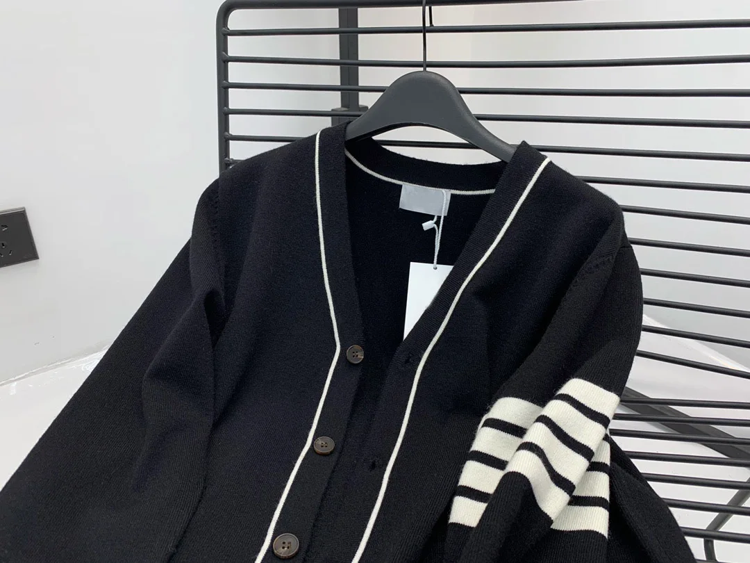 

2021 Spring and Autumn New Knit Cardigan All-match Casual High Street Style Men's and Women's Same Tops