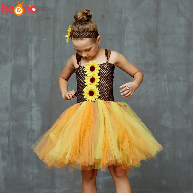 Платье-пачка с вязаными крючком цветами для девочек на день рождения осень