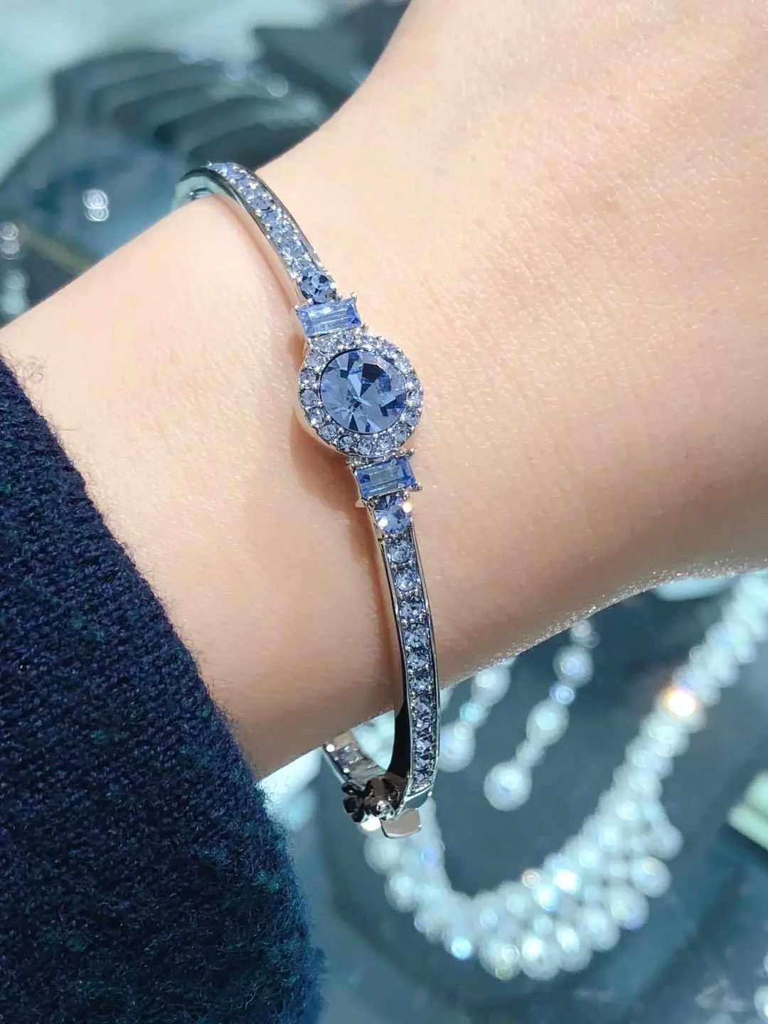 

GVC Adjustable Gypsophila Bangle Three-layer Protection Permanent Paint Plating Bracelet Clavicle Chain for Women Luxury Jewelry