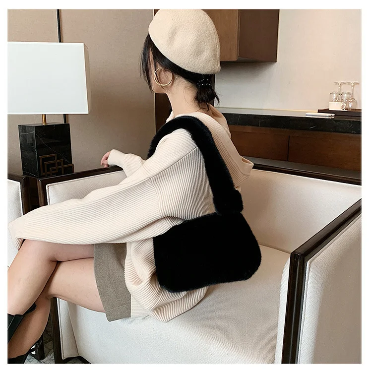 Пушистый наплечный карман для женщин зимний 2021 из искусственной кожи однотонный