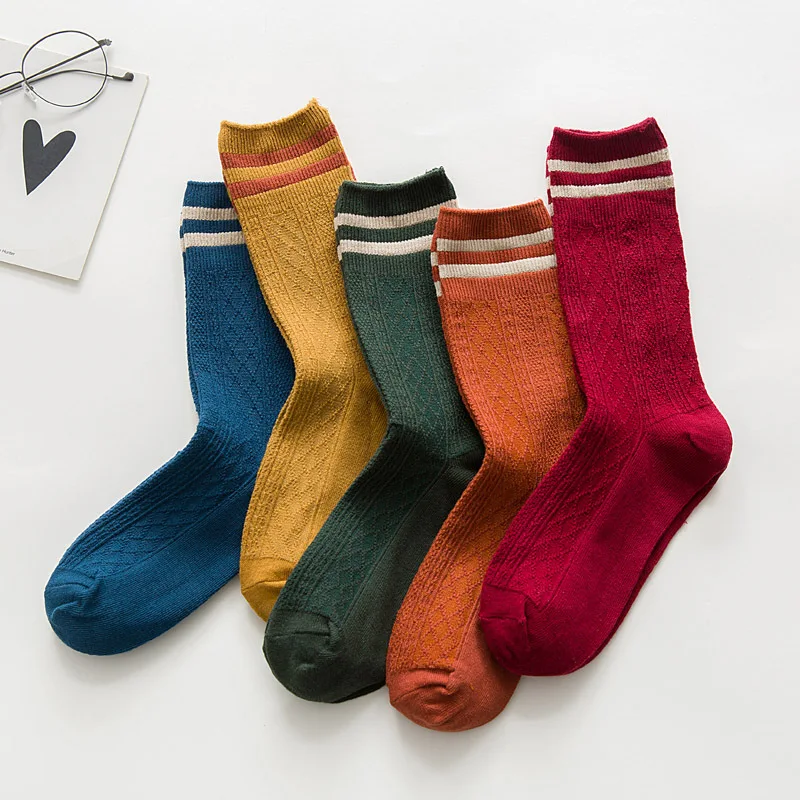 Новые женские модные носки осенне зимние короткие хлопковые одноцветные