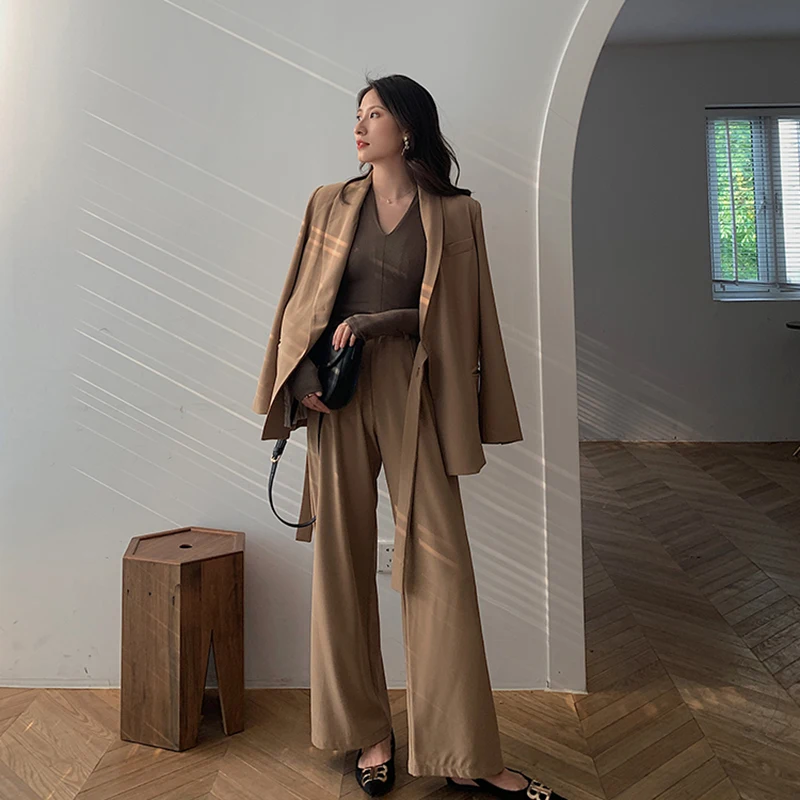 Комплект брюк женский из двух предметов пиджак с блейзер поясом на талии и