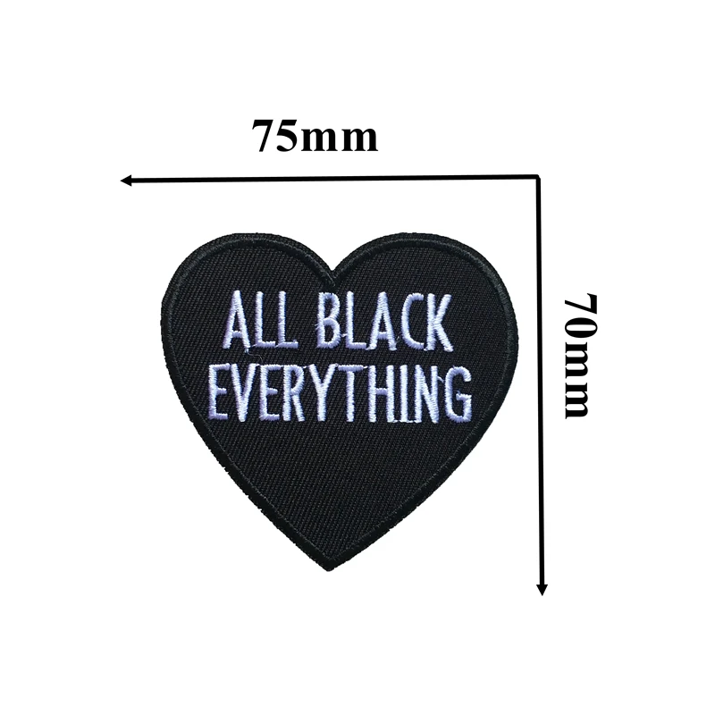 10 шт./лот полностью черный разглаживание одежды значок с вышивкой в виде сердца