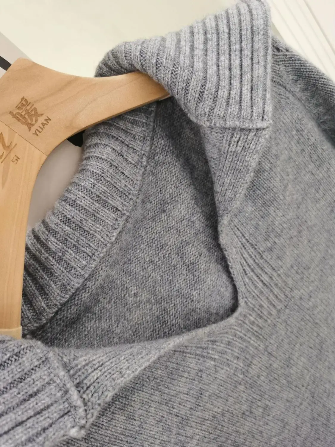 

Women Knit Sweater V-neck Casual Two Colors Long Sleeve Autumn Winter 2020 New Pullover