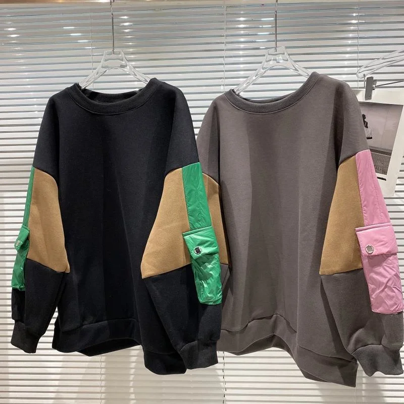 

Hoodies & Sweatshirts