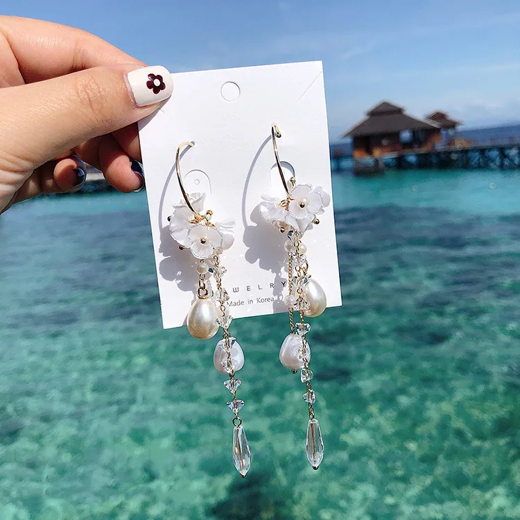 

Baroque earrings retro temperament long earrings tassel French ins earrings exquisite elegant quality Fashion Stud Earrings