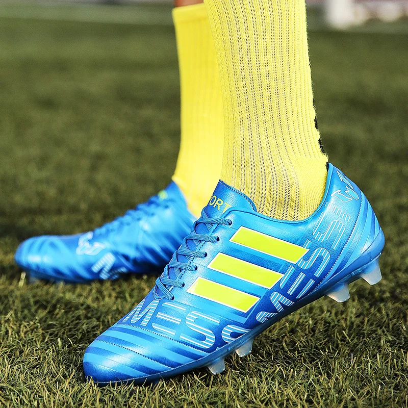 

New Men Football Shoes Student Football Training Shoes Professional Spike Football Shoes