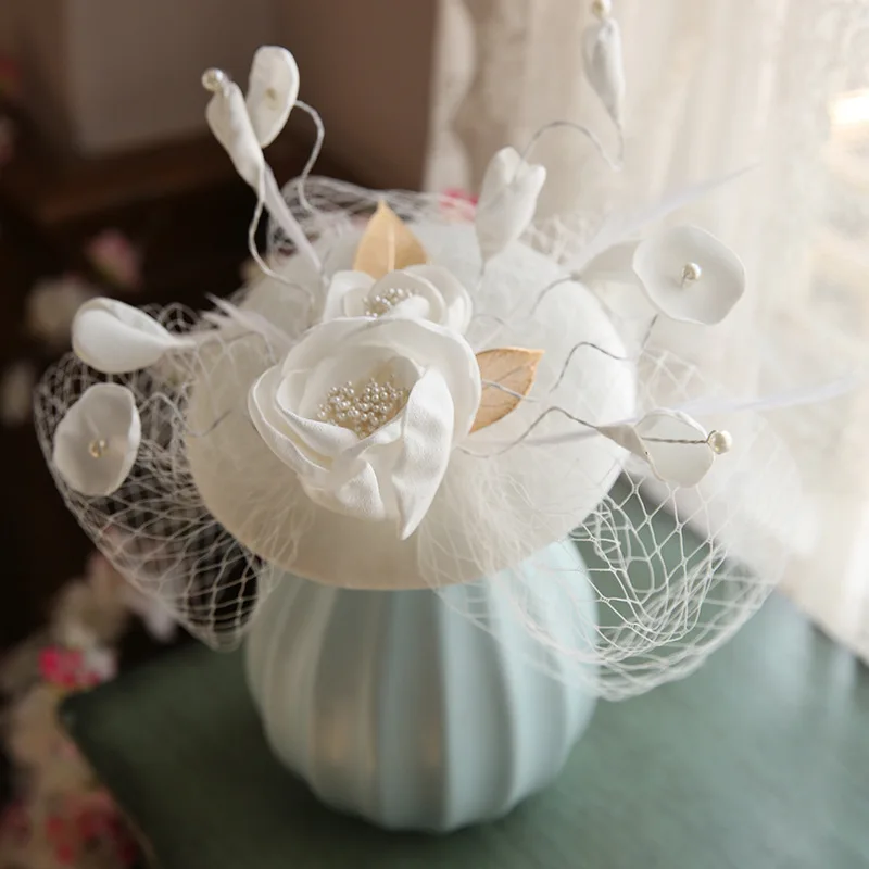 

Elegant Cap Fedoras Dress Women Linen Felt Top Hat Party Mesh Hat Ribbons And Pearl Fascinators Wedding Party Hats