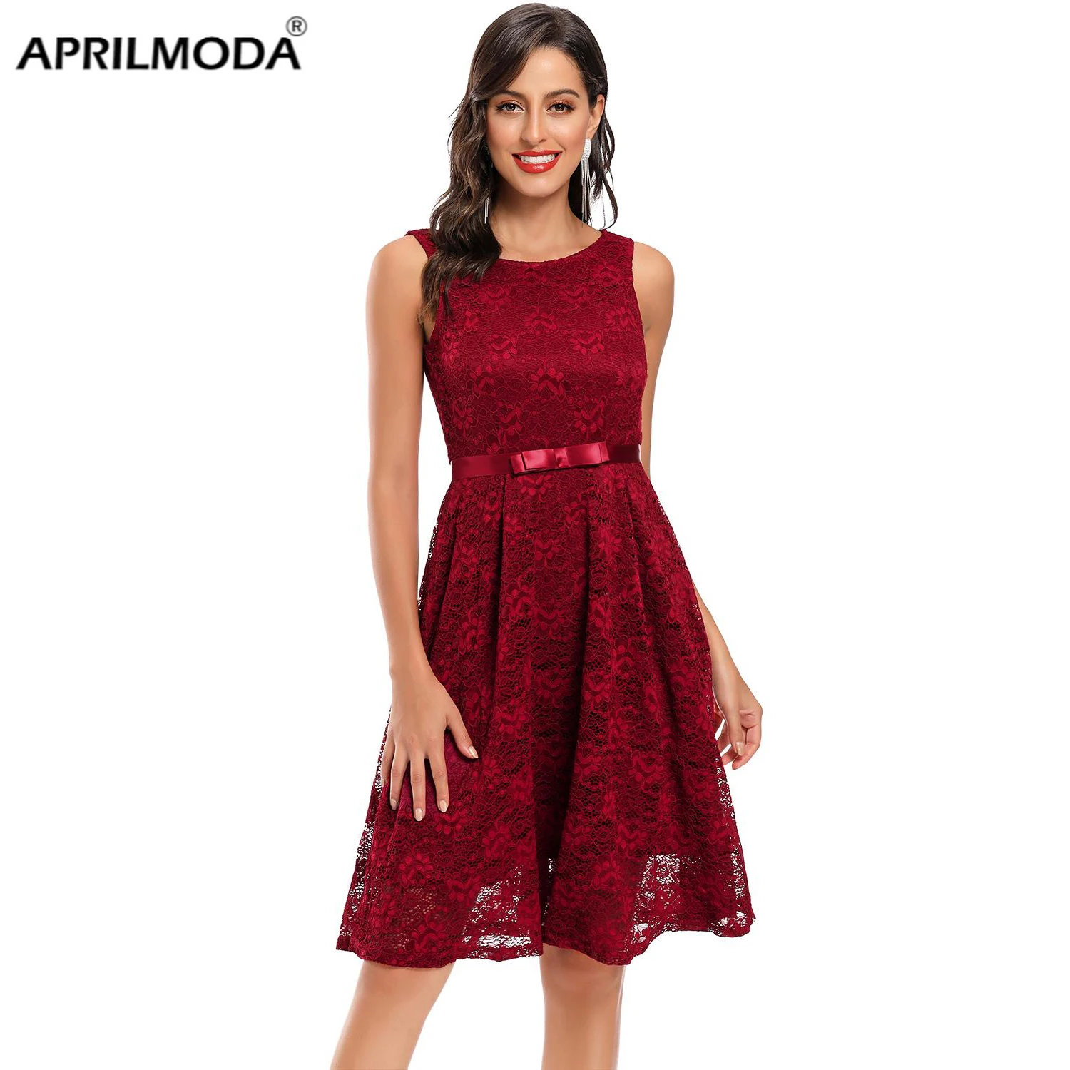 Элегантное женское вечернее платье трапециевидной формы кружевное без рукавов