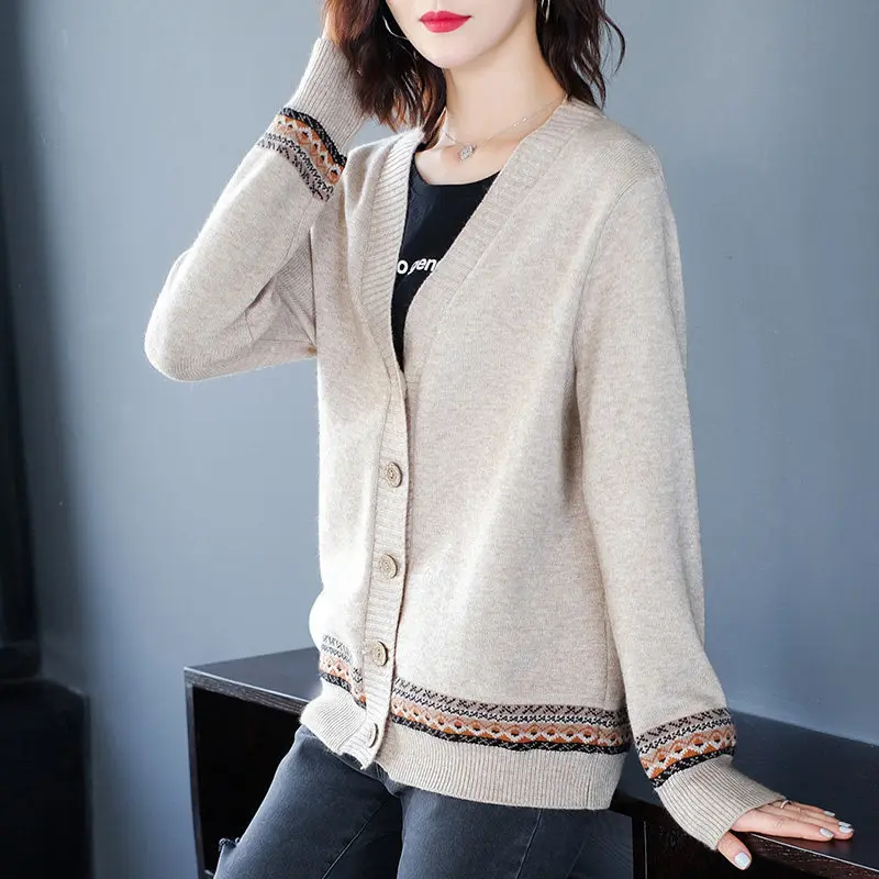 

2020 Folk-custom Autumn Cardigan Women V-neck Long Sleeve Single Breasted Knitted Jacket Cardigans Tops Female Sweater Coat Y414