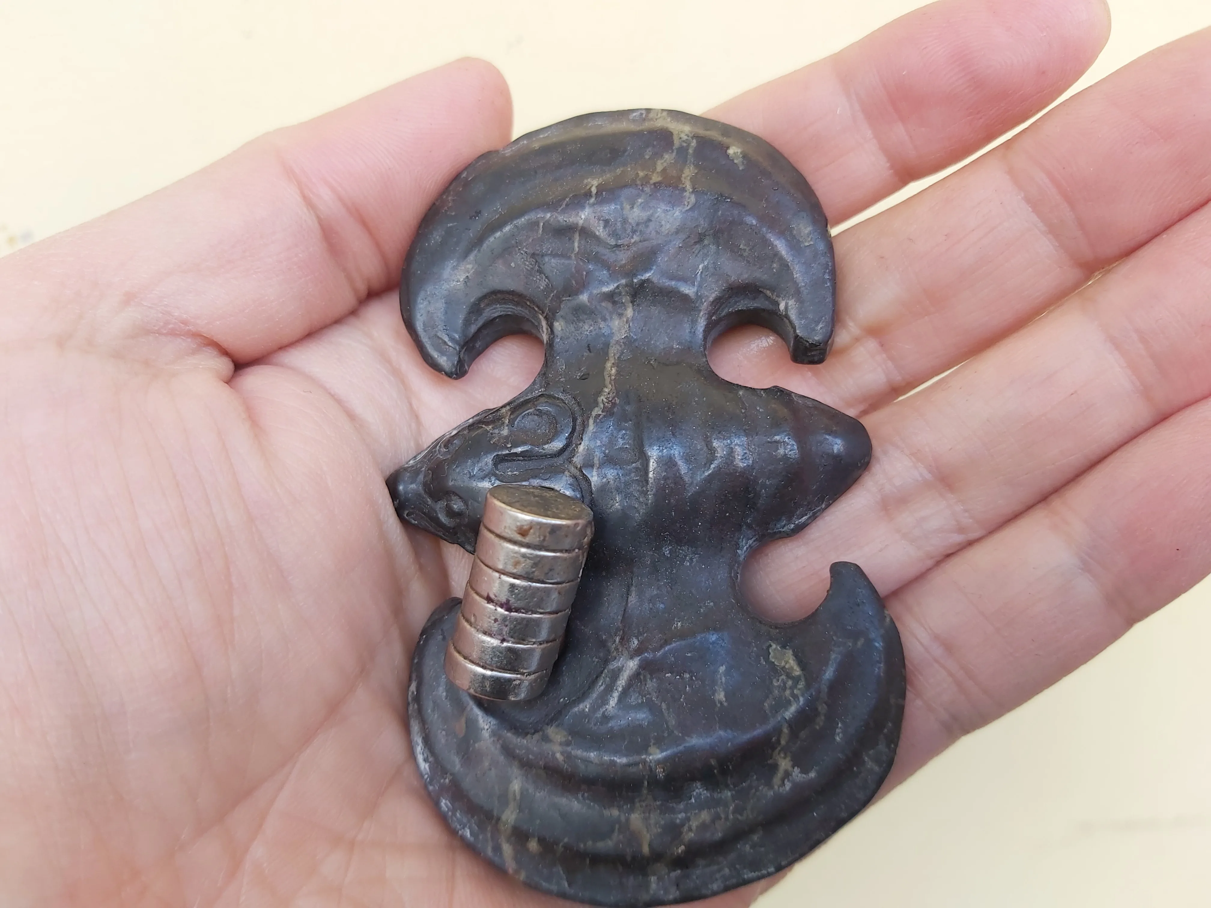 Chinese antique real stone jade Hongshan Culture Meteorite Jewelry pendant fossil iron magnet Bat mystery Devil status | Дом и сад