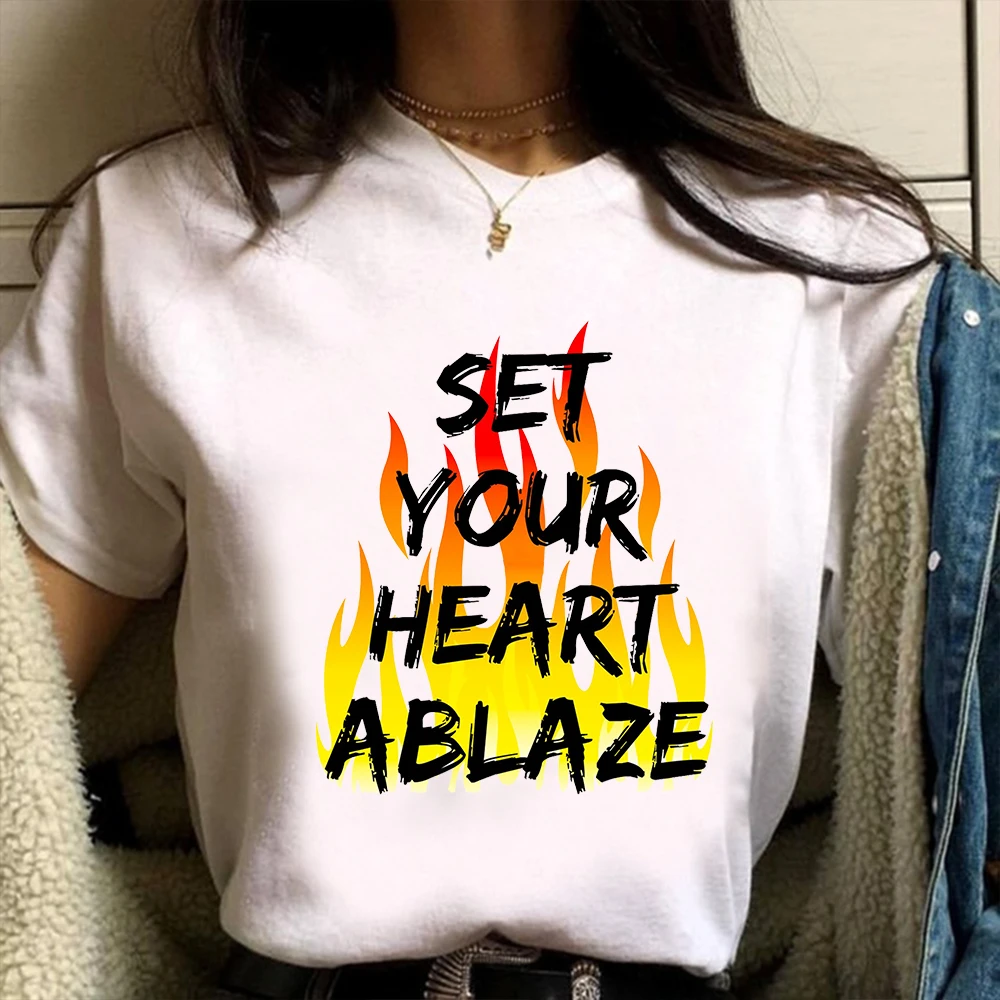 

Футболка в стиле хип-хоп с круглым вырезом и коротким рукавом