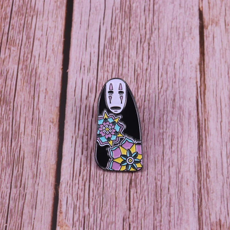 Брошь с цветочным узором без лица значок Хаяо Миядзаки аниме ювелирное изделие