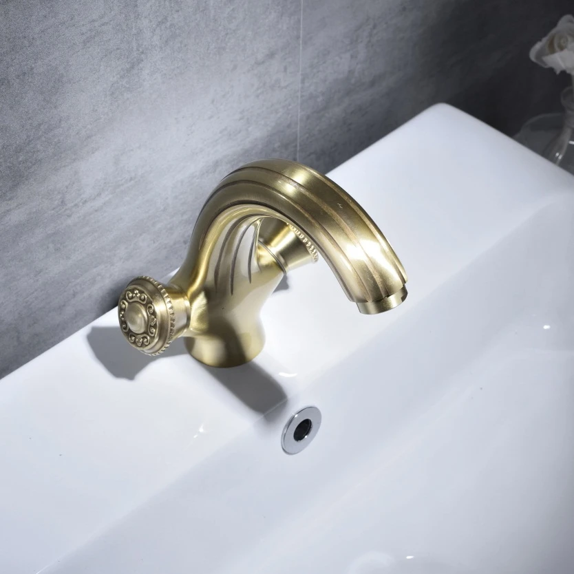 Смесители для раковины Черный смеситель с двойной ручкой крепление на раковину