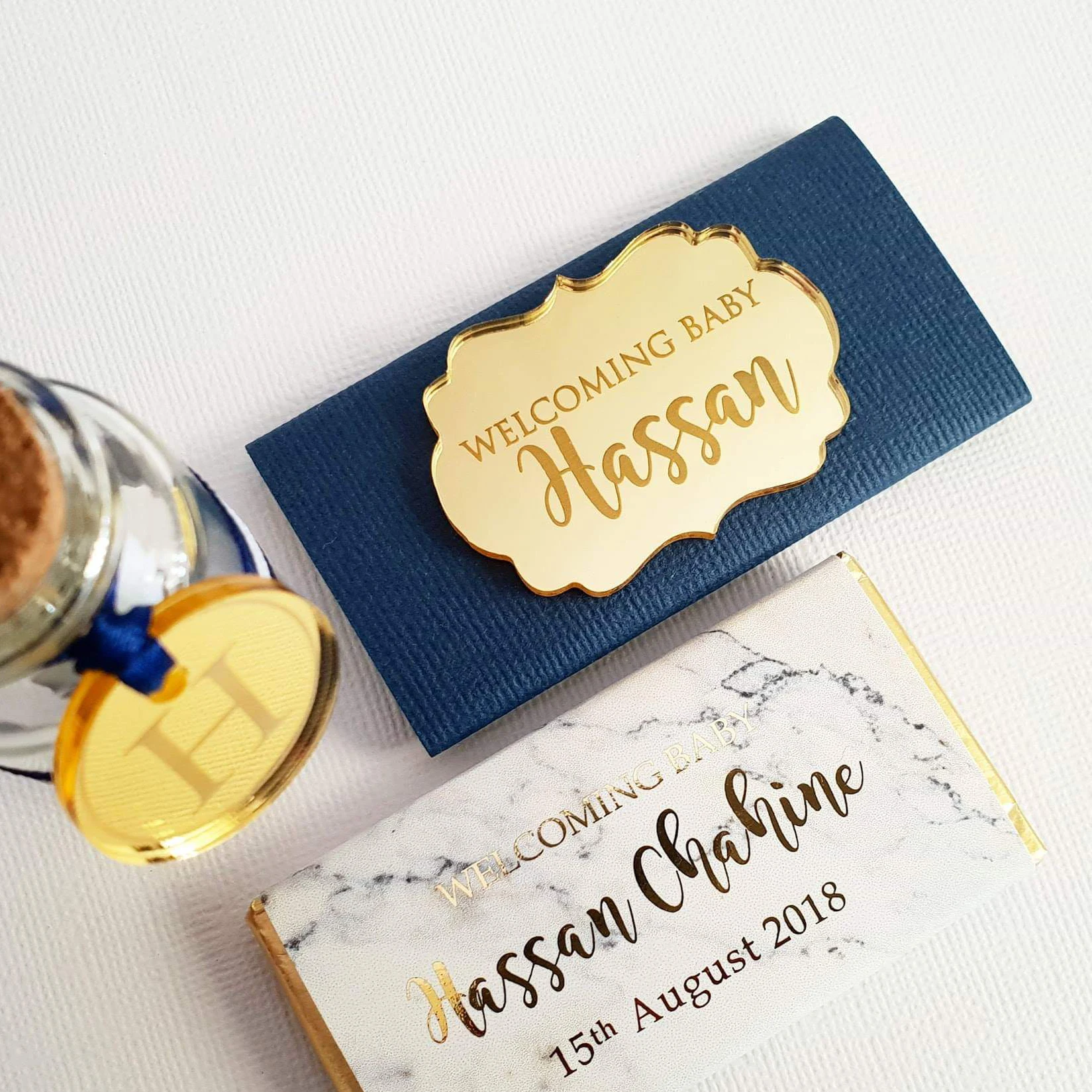 

24pcs Personalized Chocolate Bars Tags Acrylic Gold Mirror Custom Baby Name Baptism Baby Shower Plaque Tags Wedding Decor Favors