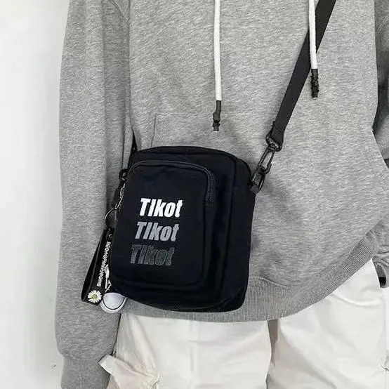 

Letter Messenger Bag Men's Trendy Small Bag Korean Fashion Versatile Single Shoulder Bag Men's Canvas Bag Women's Trendy