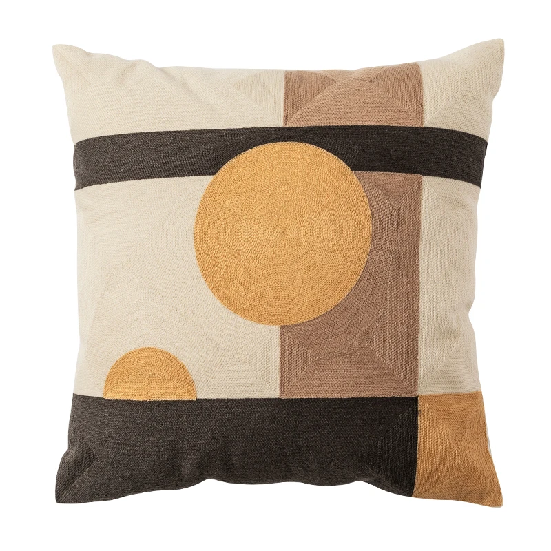 Декоративная подушка для дивана с геометрическим рисунком