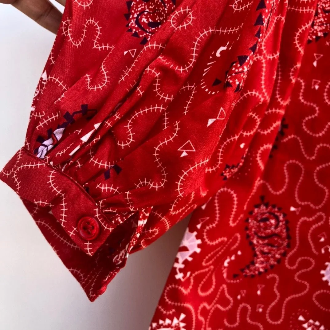 

Red beige Woman Cottont Graffiti Printed Short Oversized Dress Long Sleeves V-neck Fashion Dress