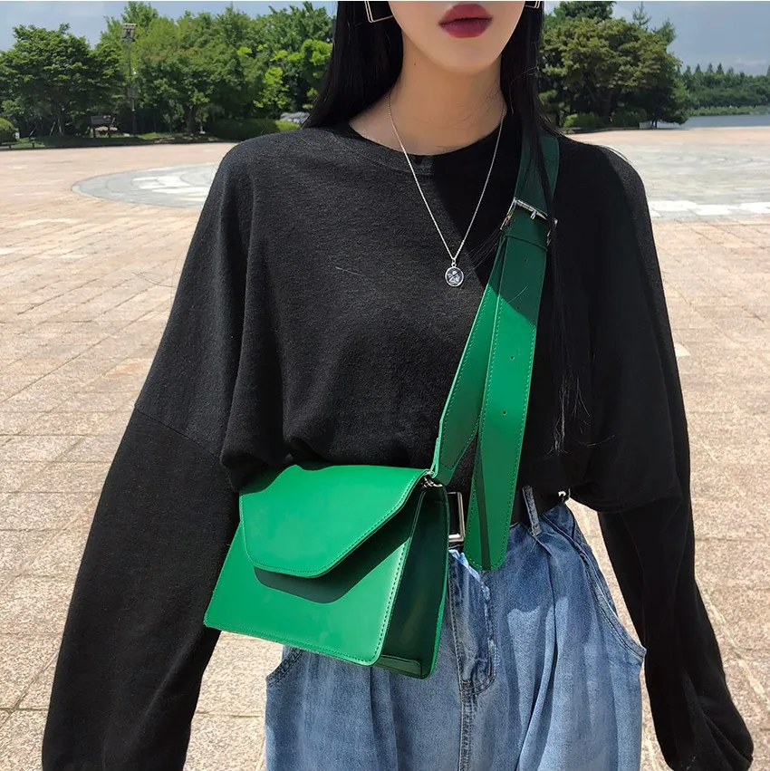 

2020 New Small Square Bag Leisure Messenger Bag Wide Shoulder Strap Single Shoulder Bag