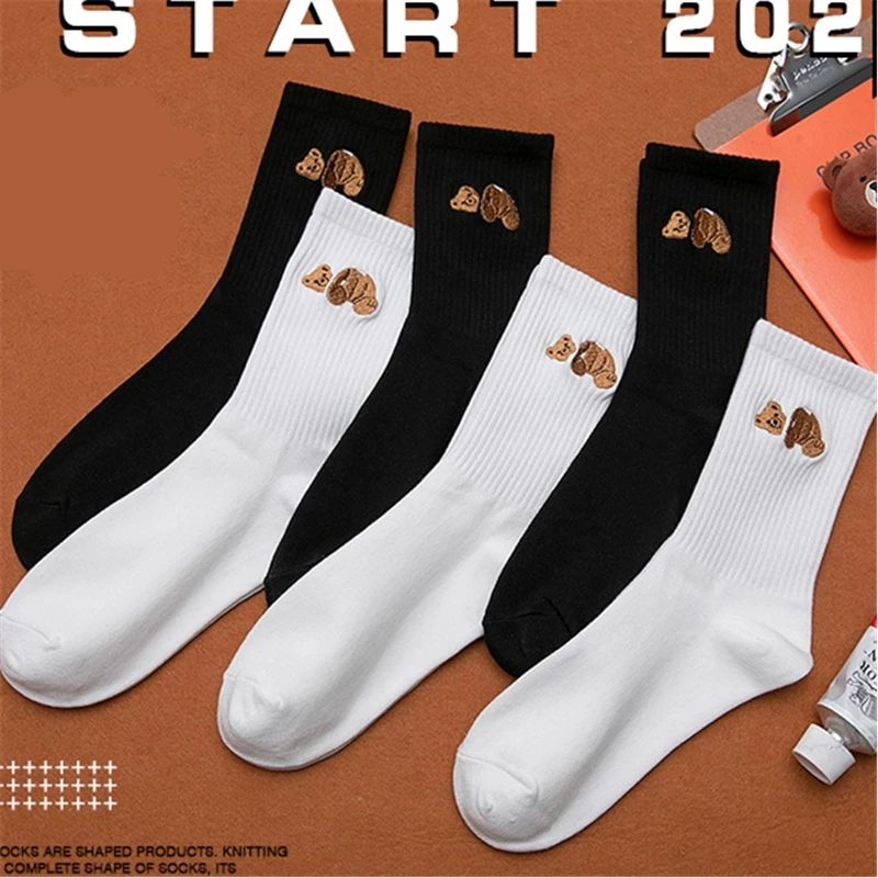 

1 Pair of Cute cartoon women's pure Cotton socks cute and Fashionable bear socks Black and white of pure Cotton Female socks