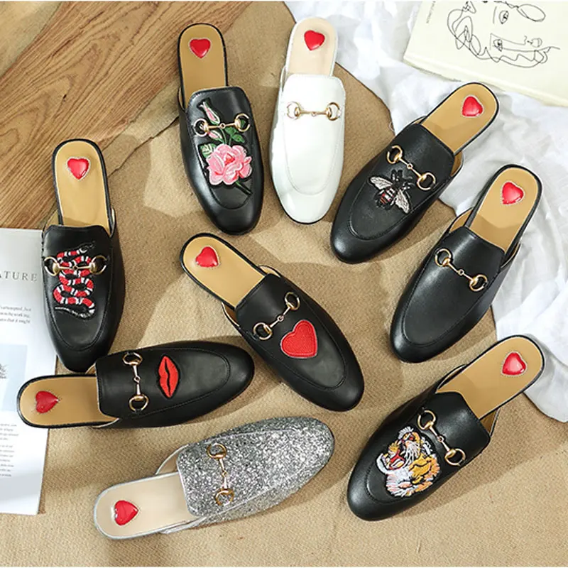 

Half dragged women's sandals to wear 2021 new online celebrity heel-less flat lazy shoes leather embroidered Muller shoes