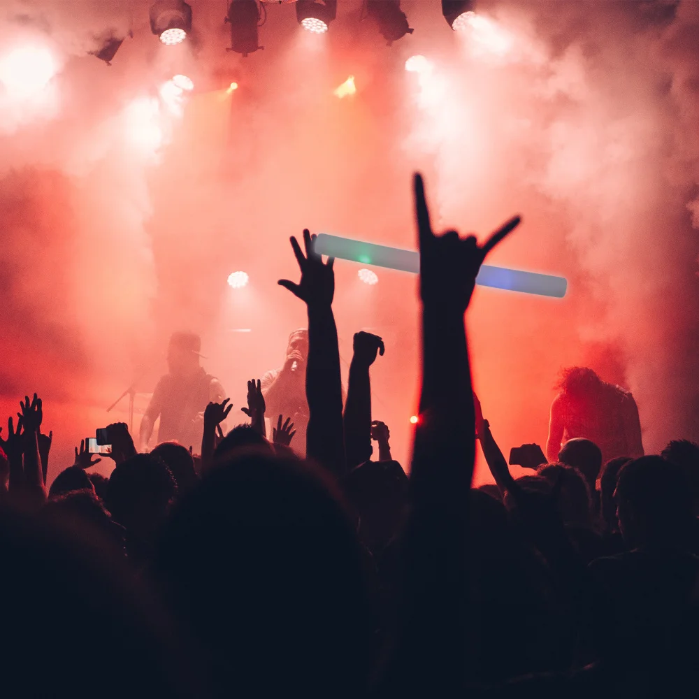 

20pcs Colorful Glow Sticks Fluorescent Light Sticks for Concert Party Use