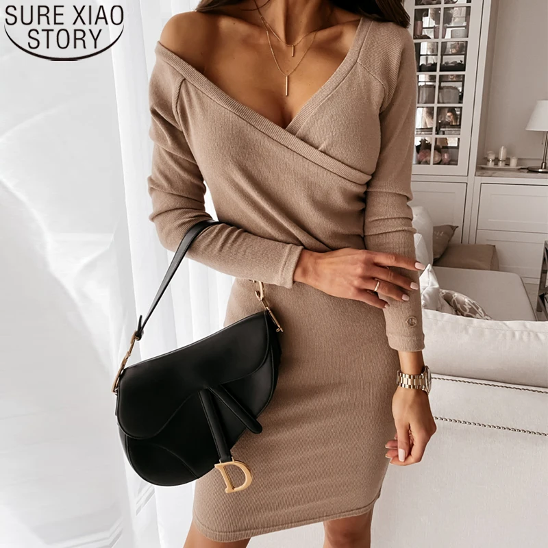 

Женское трикотажное платье с V-образным вырезом, длинным рукавом и завышенной талией