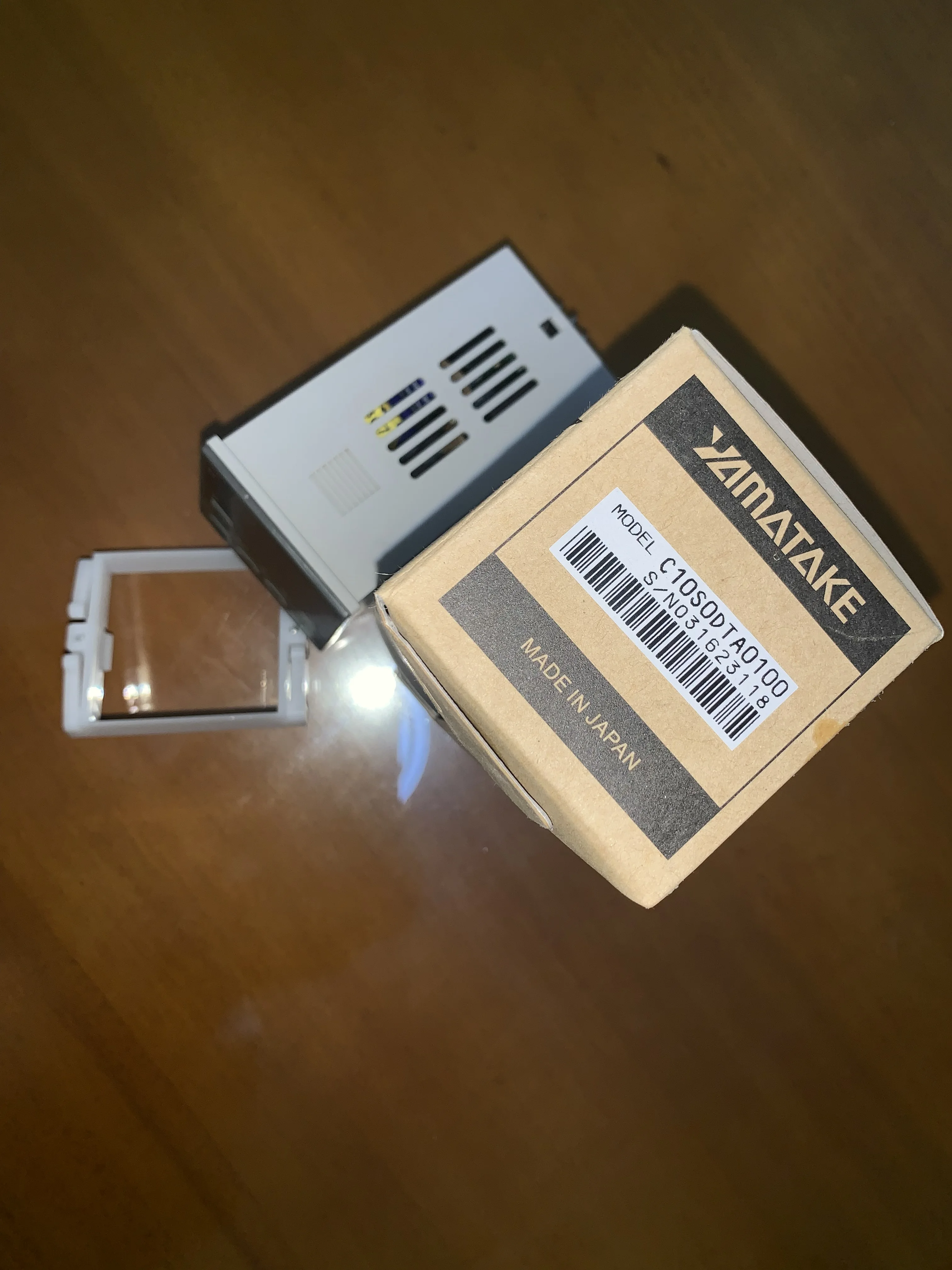 Оригинальный новый оригинальный японский термостат Yamatake серии C10S0DTA0100 SDC10 -