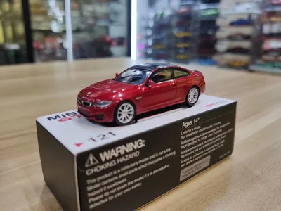 

Мини GT автомобили 1/64 BMWs M4 F82 Коллекционная версия модели автомобилей из сплава