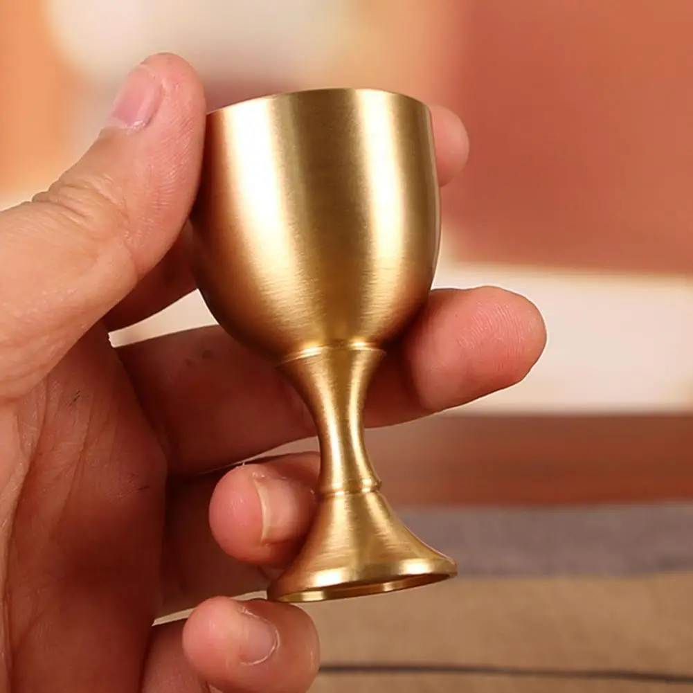 Бокал для вина с гладкими краями бокал ликера мини красного длинным стержнем |