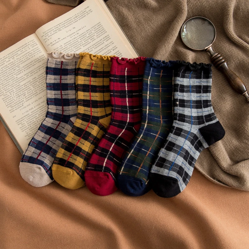 

Cute Socks Christmas Gifts Autumn Winter Ruffles Socks College Style Harajuku Retro Vintage Streetwear Crew Socks Plaid