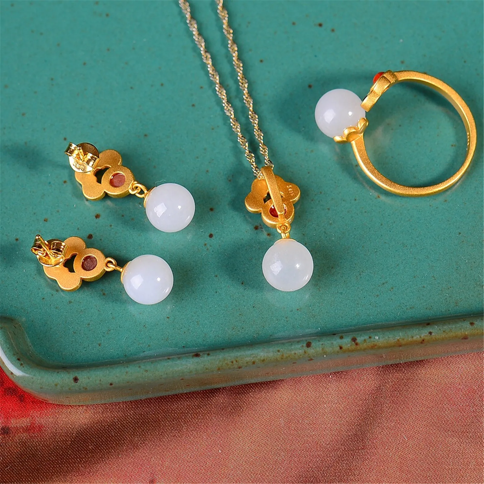

Natural Jade Jewelry Set for Women Designer Luxury Round Hetian Hotan Nephrite Sterling 925 Silver Gold Gilding Vintage Style