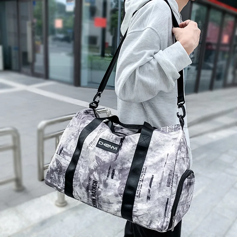 

Fashion Large Capacity Camouflage Print Handbags Travel Unisex Men Graffiti Journey Duffle Gym Women Cabin Luggage Shoulder Bags