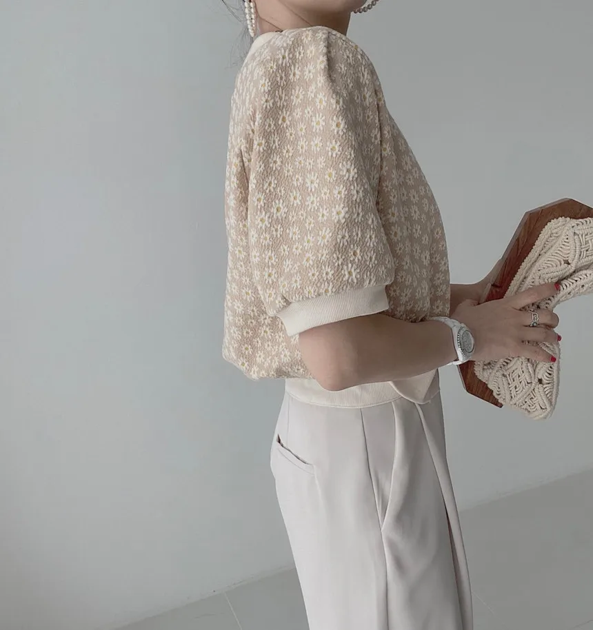 

Floral Print Summer Thin Knitted Cardigan Women Puff Short Sleeve O-neck Causal Sweater Coat 2021 New Knitwear Korean Tops