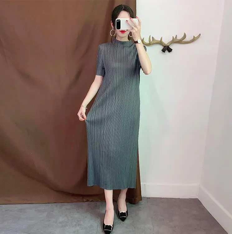Серый Miyake плиссированное платье длинный участок Тонкий темперамент плиссированные осенние платья с пышной юбкой Большие размеры женские - Цвет: Серый