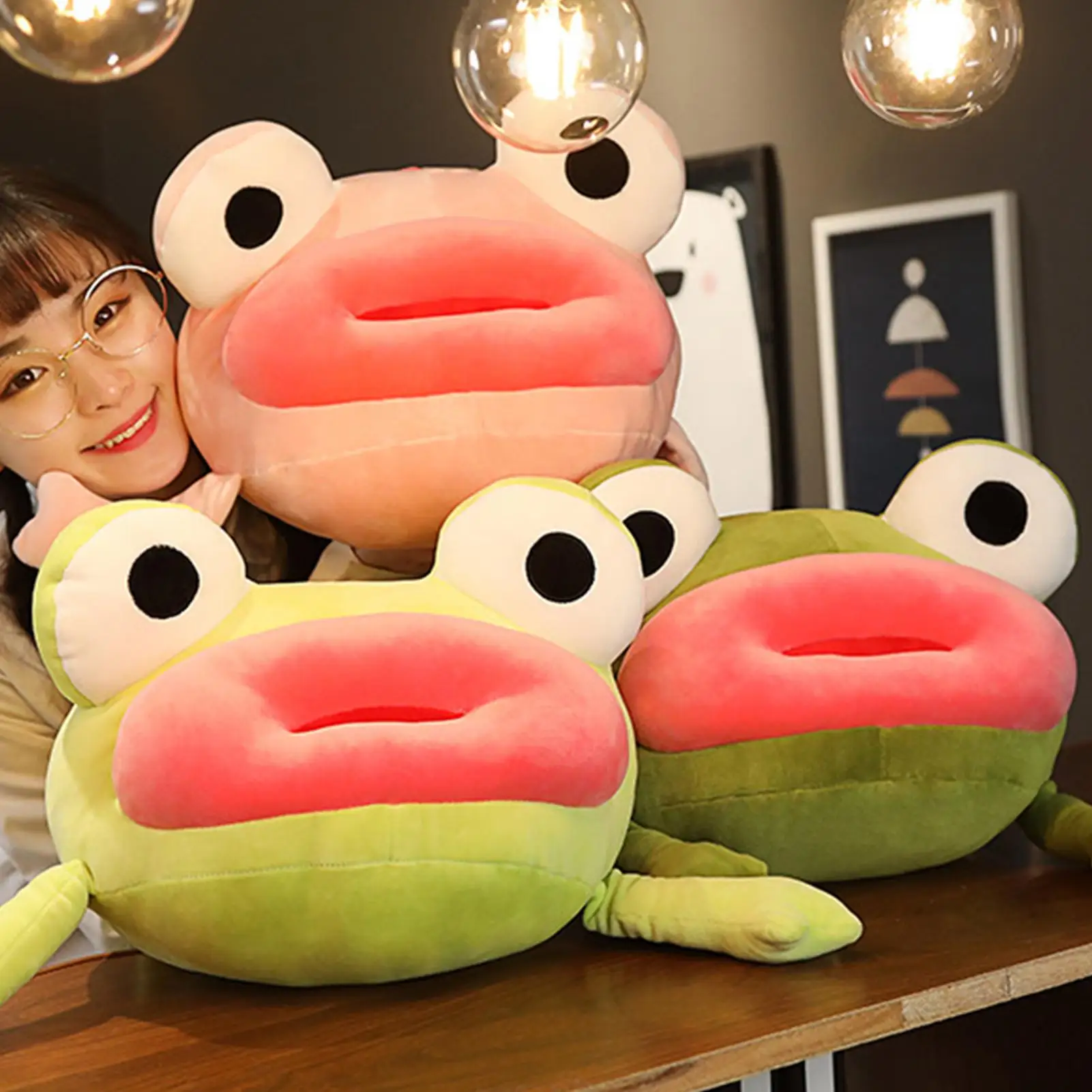 

1 шт. креативная Мягкая Плюшевая Кукла с красными губами и лягушкой, Спящая игрушка, детский подарок, детский день рождения для девочек