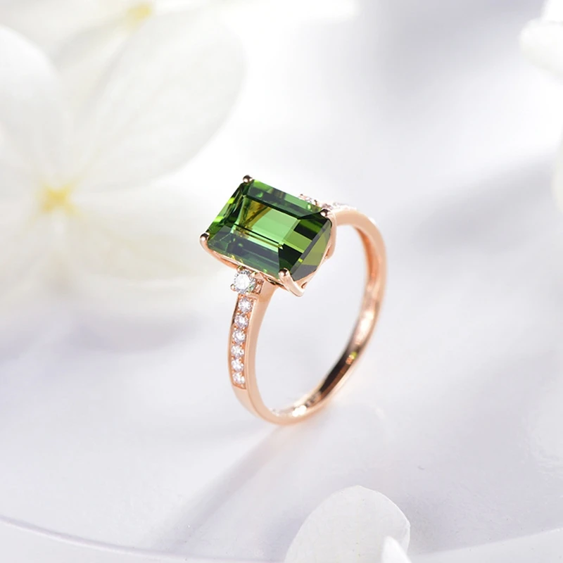 

Minimalist Style Cute Simple Finger Rings New Design With Green Cubic Zircon Stone Engagement Rings For Women