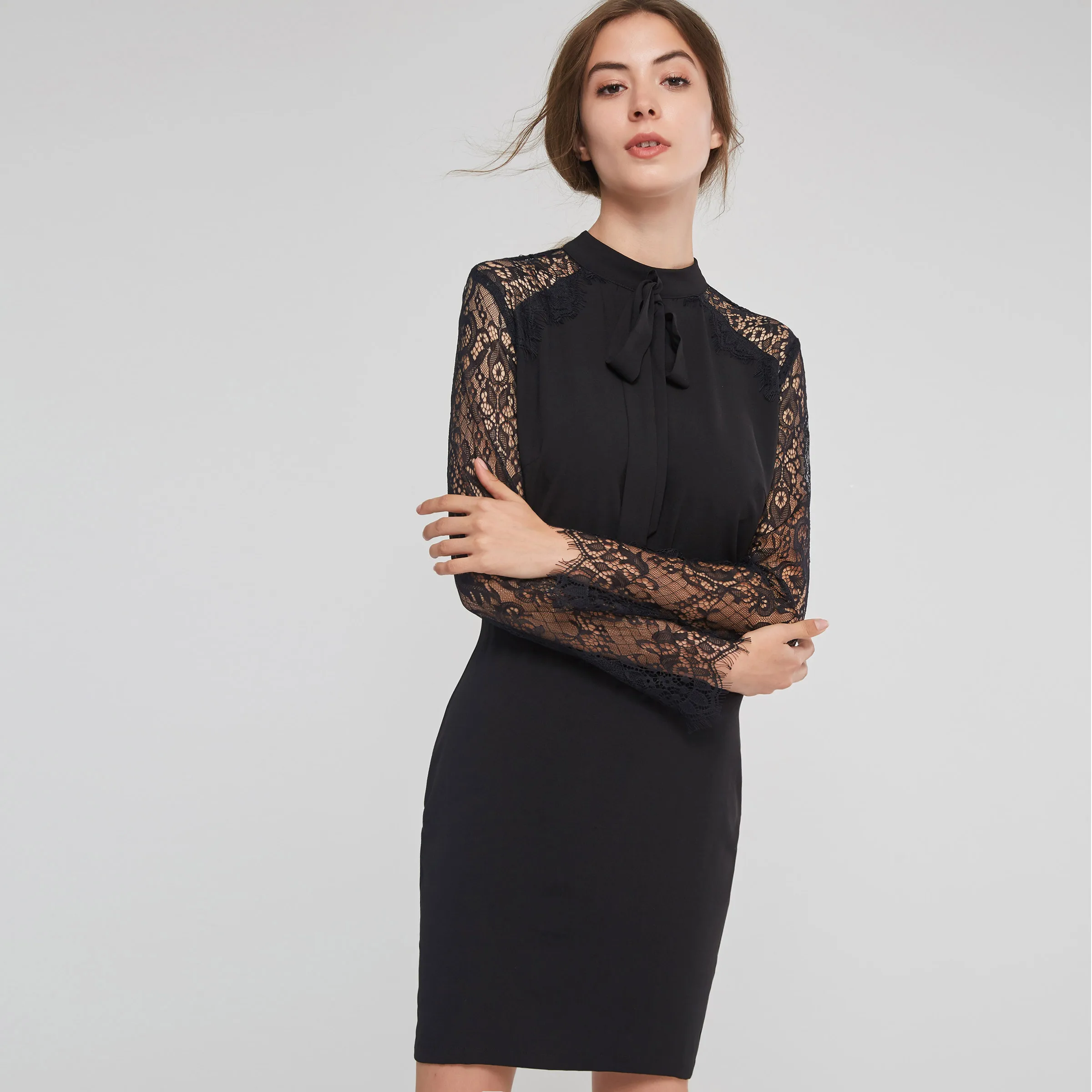 Винтажное облегающее платье женское осеннее с бантом и кружевным рукавом